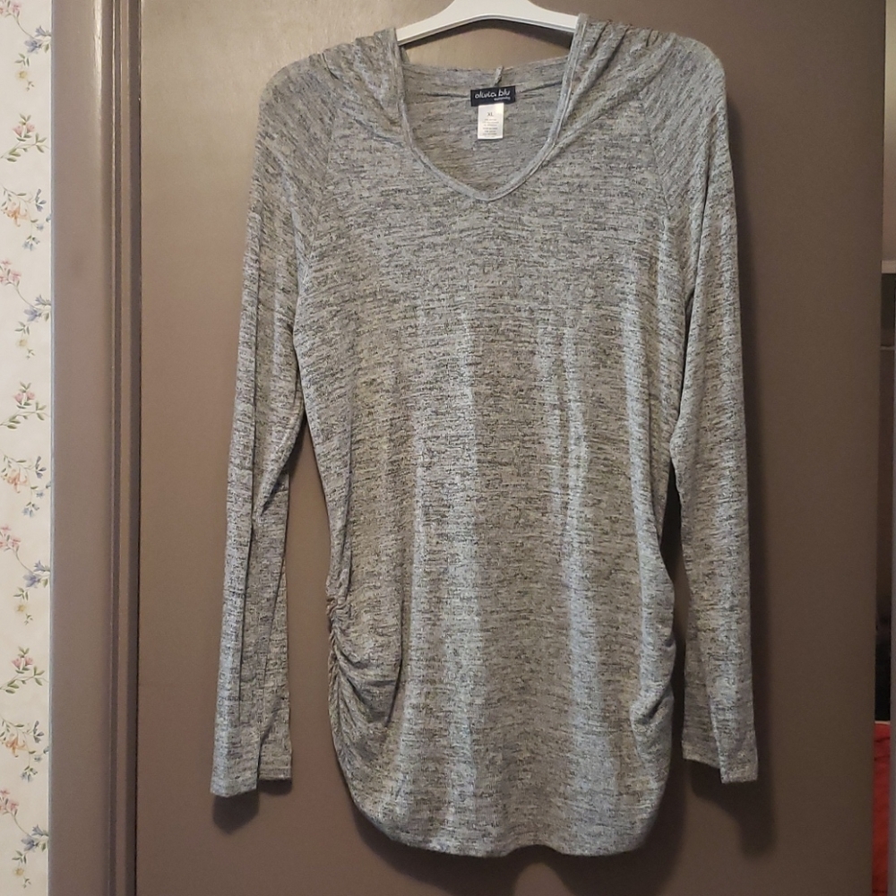 ☀️2/$20☀️ Grey long sleeve maternity hoodie